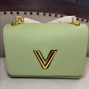 V-Accent Small Women's Crossbody Bag in Light Green